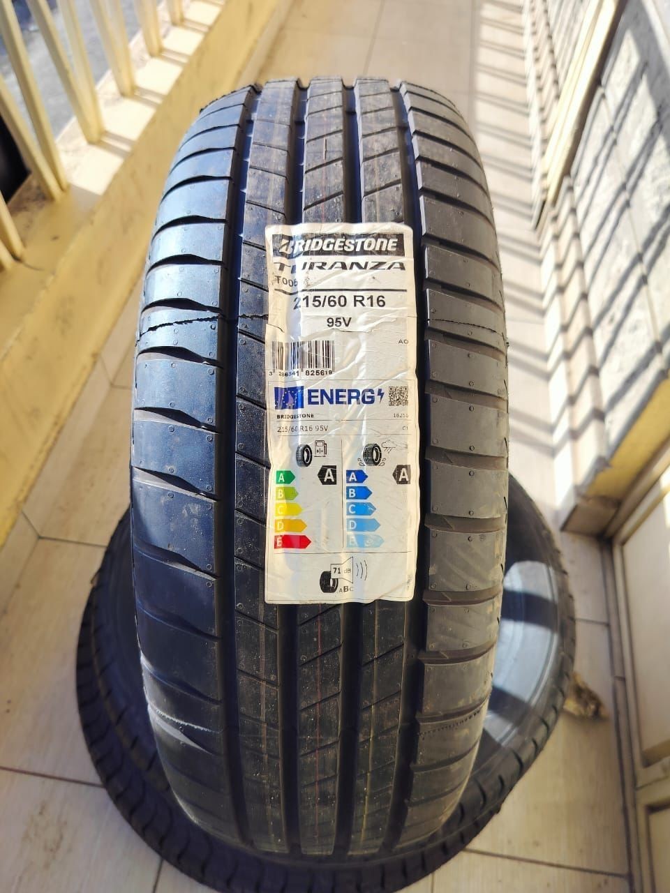 BRIDGESTONE  ECOPIA EP300 215/60 R16